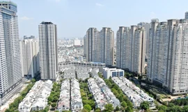 Giá nhà tăng, làm việc 26 năm mới mua được chung cư