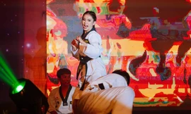 Nữ sinh ĐH FPT Cần Thơ - Đoá hướng dương rực rỡ hướng về mặt trời