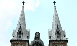 Cận cảnh nhà thờ Đức Bà trùng tu sắp xong