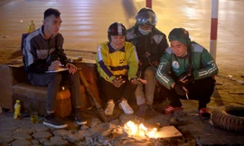 Lái xe công nghệ Hà Nội xoay xở mưu sinh trong thuế phí và giá lạnh 