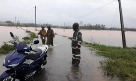 Chèo thuyền đi bắt chim, người đàn ông bị lũ cuốn mất tích