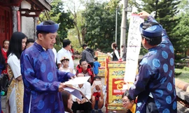 Vào Đại nội Huế trải nghiệm trò chơi Tết chốn Cung đình xưa