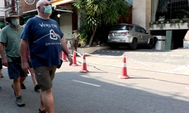 Bên trong phố Tây Phạm Ngũ Lão nơi có du khách mắc Covid -19 từng lưu trú