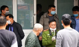 Cơ quan điều tra khám nghiệm nơi xảy ra vụ án trên phố Lê Lợi (Ngô Quyền, Hải Phòng) trưa 23/3.