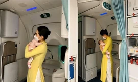 Xúc động nữ tiếp viên chăm bé 2 tháng tuổi trên máy bay