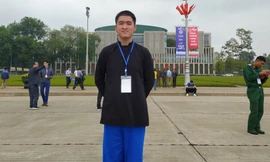 Vượt núi xuống Thủ đô học đại học