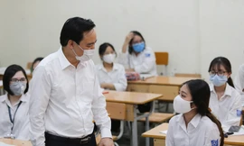 Bộ trưởng Phùng Xuân Nhạ: Không tạo tâm lý căng thẳng khi học sinh trở lại trường