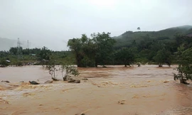 Lũ chia cắt tại huyện Vĩnh Thạnh. Ảnh: M.K