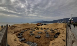 Dự án khu dịch vụ SEASAND COFFE "mọc" trên bãi biển Quy Nhơn. Ảnh: Trương Định