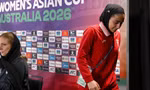 Nữ tuyển thủ Iran khóc khi họp báo Asian Cup 2026