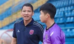 គ្រូ​បង្វឹក Anh Duc មិន​បារម្ភ​ពី​ការ​បណ្ដេញ​ចេញ​ទេ បើ​ទោះ​បី Becamex HCMC ចាញ់ ៥ ប្រកួត​ជាប់​គ្នា។