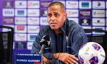 Đen đủi như Patrick Kluivert, thất bại cùng 2 đội tuyển ở vòng loại World Cup 2026