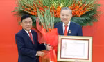 Trao Huy hiệu 45 năm tuổi Đảng tặng Tổng Bí thư Tô Lâm