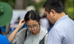Tuyển sinh lớp 10 Hà Nội: Phụ huynh dự kiến đổi nguyện vọng phút chót