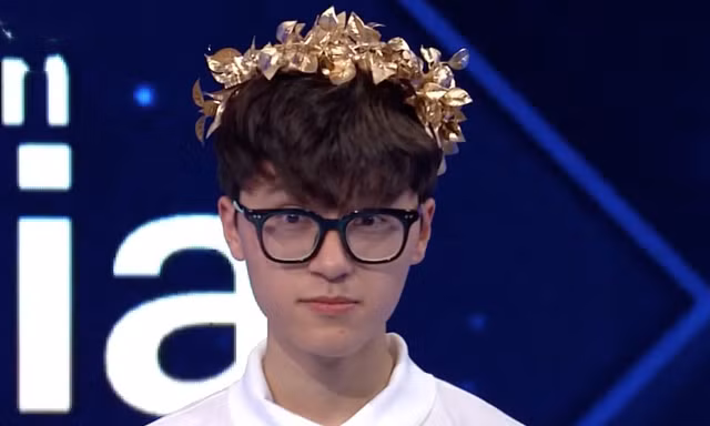 Nam sinh từ cuối đoàn đua tăng tốc tuyệt đối, ngược dòng giành vòng nguyệt quế Olympia