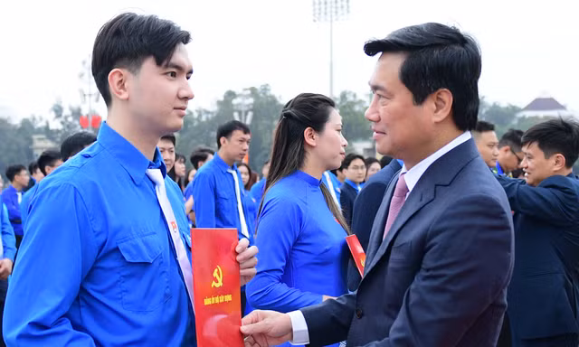 Bộ Xây dựng tuyên dương 95 đảng viên trẻ tiêu biểu