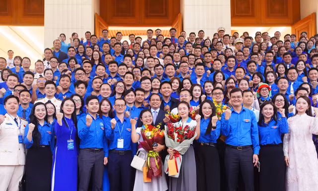 Những khoảnh khắc ấn tượng ngày kỷ niệm 95 năm thành lập Đoàn TNCS Hồ Chí Minh