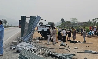 Ô tô lao vào công trường mở rộng cao tốc Nội Bài - Lào Cai, tài xế tử vong tại chỗ