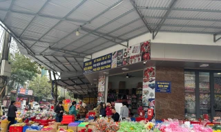 Tiểu thương khu chợ hàng đầu miền Bắc mở cửa buôn bán trở lại