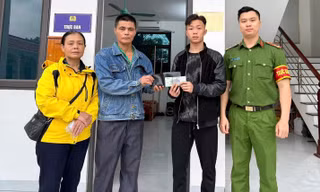 Nhặt được tiền và ví, hai học sinh Tuyên Quang có hành động đẹp