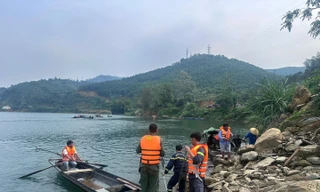 Lật thuyền đánh cá trên hồ thủy điện, hai vợ chồng tử vong