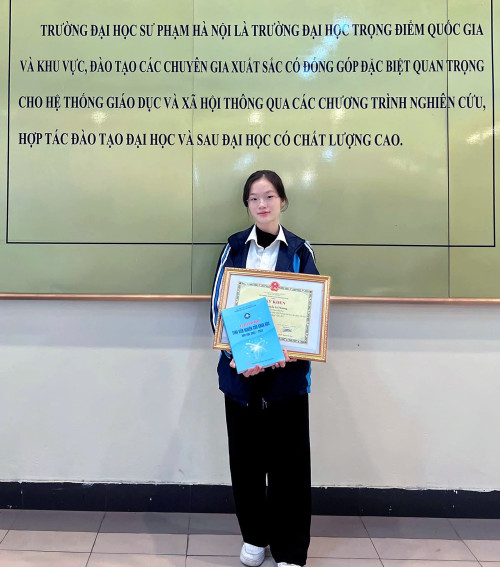 Nữ sinh trường ĐH Sư phạm Hà Nội. Nữ sinh trường ĐH Sư phạm Hà Nội.