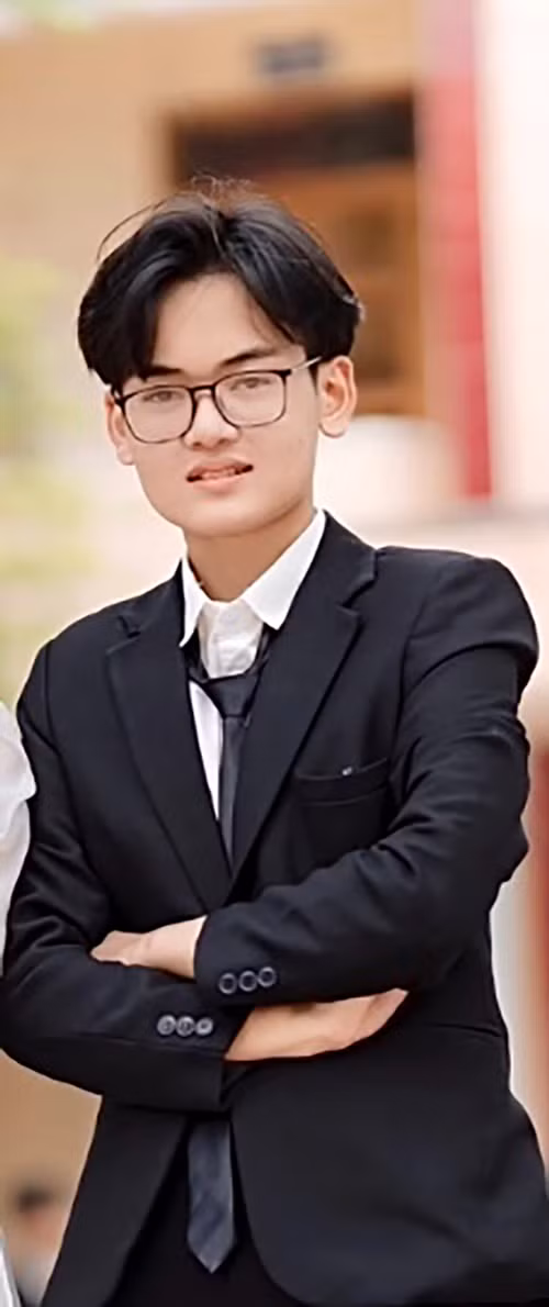 Thủ khoa A00 Mạc Hải Nam: 'Tinh thần thư thái quý hơn bất kỳ cuốn sách nào'. Ảnh: NVCC