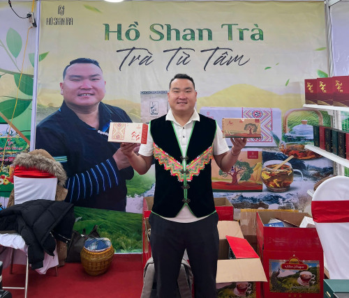 A Tủa tham gia giới thiệu sản phẩm tại các hội chợ trong cả nước.