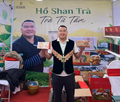 A Tủa tham gia giới thiệu sản phẩm tại các hội chợ trong cả nước.