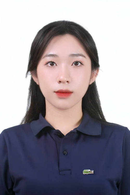 Nguyễn Phạm Thùy Linh (ngành Quản lý Văn hóa), Thủ khoa tốt nghiệp của trường ĐH Sư phạm Nghệ thuật T.Ư. Ảnh: NVCC Nguyễn Phạm Thùy Linh (ngành Quản lý Văn hóa), Thủ khoa tốt nghiệp của trường ĐH Sư phạm Nghệ thuật T.Ư. Ảnh: NVCC