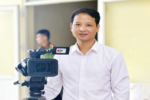 Thầy giáo Mai Ngọc Tú (giáo viên trường THCS Quy Kỳ, huyện Định Hóa, tỉnh Thái Nguyên). Ảnh: NVCC