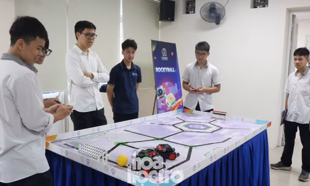 Trải nghiệm STEM vui bất ngờ tại Ngày hội tuyển sinh khối các ngành Khoa học và Công nghệ 