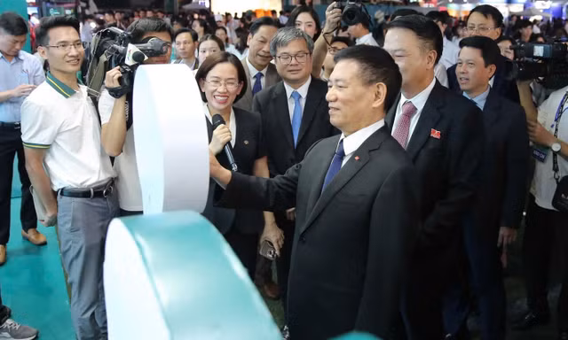 Phó Thủ tướng Hồ Đức Phớc: “Ngày Thẻ Việt Nam lan tỏa sự sáng tạo, kết nối niềm tin số”