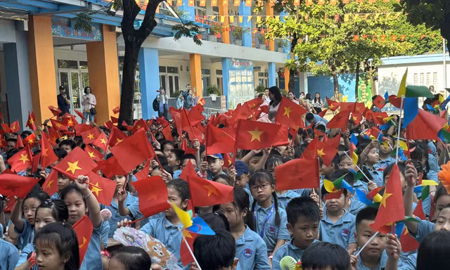 Trường Tiểu học Phương Mai rộn ràng đón năm học mới với Lễ Khai giảng đặc biệt