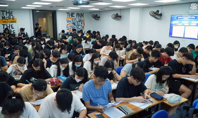 Giải mã cục diện kỳ thi HSA và V-ACT: Chiến lược chinh phục điểm chuẩn Đại học 2026