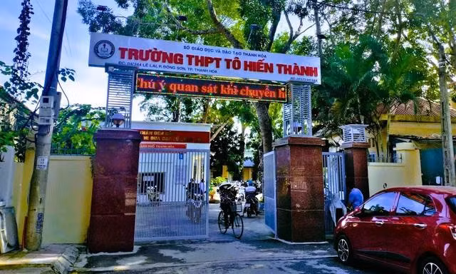 Giáo viên một trường THPT ở Thanh Hóa bị tố tự ý sửa điểm của hàng trăm học sinh