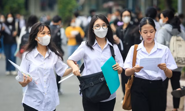 Dự báo điểm chuẩn các ngành “hot” năm 2025 có thể tăng so với dự kiến