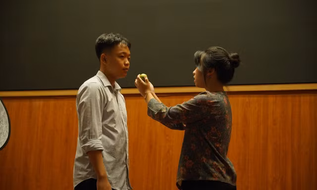 Hà Nội: Teen THPT chuyên ĐH Sư phạm "phá đảo" môn Văn với hội thảo cực xịn