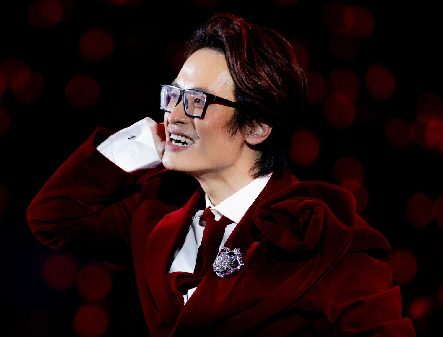 Chi tiết s&acirc;n khấu hoa hồng trong concert The Rose