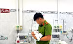 Bé gái sơ sinh bị bỏ rơi trong vườn với nhiều vết xước trên mặt 