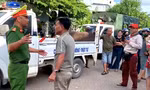 Khởi tố hai đối tượng chặn đầu chửi bới, rút chìa khóa ô tô của CSGT