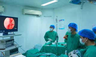 Phẫu thuật thành công cho trẻ mắc dị tật hiếm gặp, 8.000 người mới có một người mắc