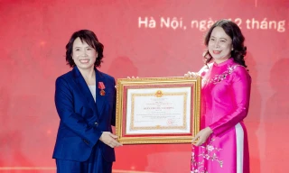 Chủ tịch Tập đoàn Tân Á Đại Thành được tặng Huân chương Lao động hạng Nhì