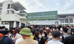 Hàng trăm người chen chân nộp hồ sơ dự án nhà ở xã hội CT3 Kim Chung, giá từ 900 triệu đồng/căn