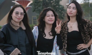 Hàng chục nghìn người đổ về Đông Anh 