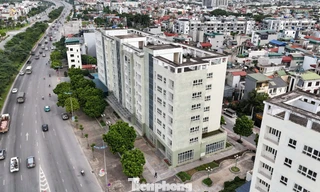 Người dân tại quảng trường phía Đông hồ Hoàn Kiếm được mua căn hộ tái định cư từ 28 triệu đồng/m2