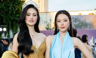 Hoa hậu mặc xuyên thấu đổ bộ thảm xanh