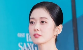 Jang Nara lên tiếng về vụ chết người ở công ty