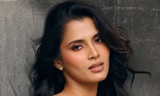 Cô gái 23 tuổi đăng quang Hoa hậu Ấn Độ