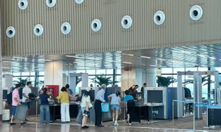 Đề xuất bỏ quy định cởi giày, thắt lưng khi kiểm tra an ninh sân bay